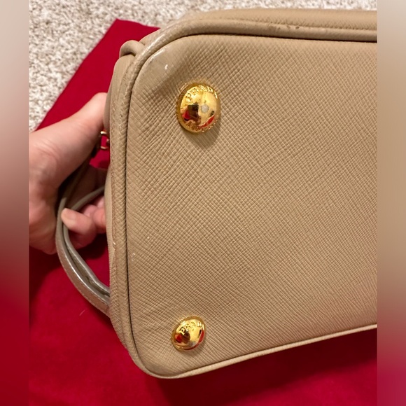 Prada saffiano bag (medium) - Picture 3 of 15